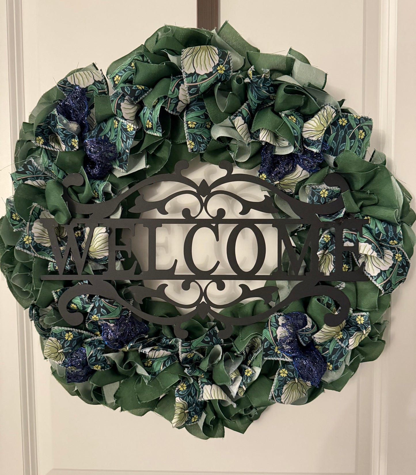 a. Spring Wreath of Burlarp Dark Green
